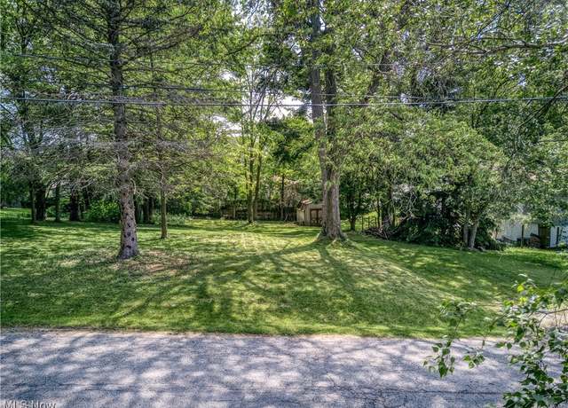 Property at 1921 Dwight St, Cuyahoga Falls, OH 44221
