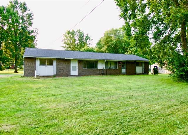 Property at 8545 Manchester Ave NW, Canal Fulton, OH 44614, 4 beds, 2 baths