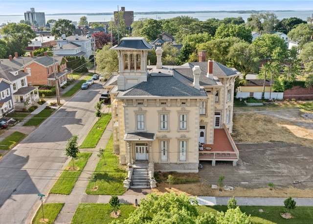 Property at 403 E Adams St, Sandusky, OH 44870, 10 beds, 10 baths