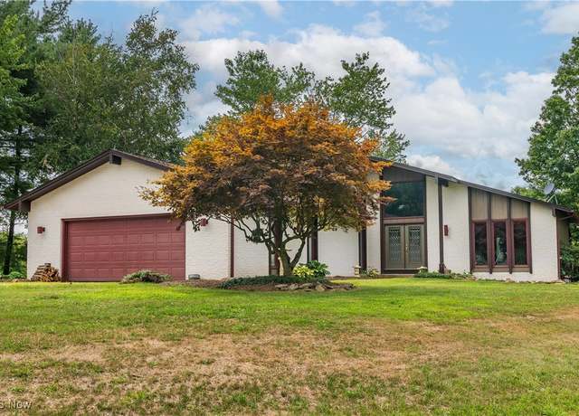 Property at 1175 Lindy Ln NW, Carrollton, OH 44615, 3 beds, 2.5 baths