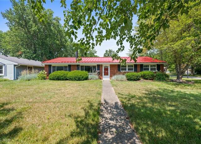 Property at 822 Howard St, Elyria, OH 44035, 3 beds, 1 bath