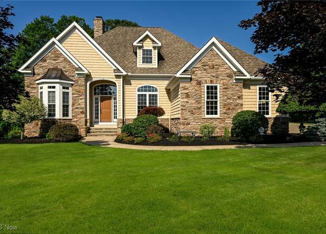Property at 8540 Riverview Dr, Garrettsville, OH 44231, 4 beds, 4.5 baths