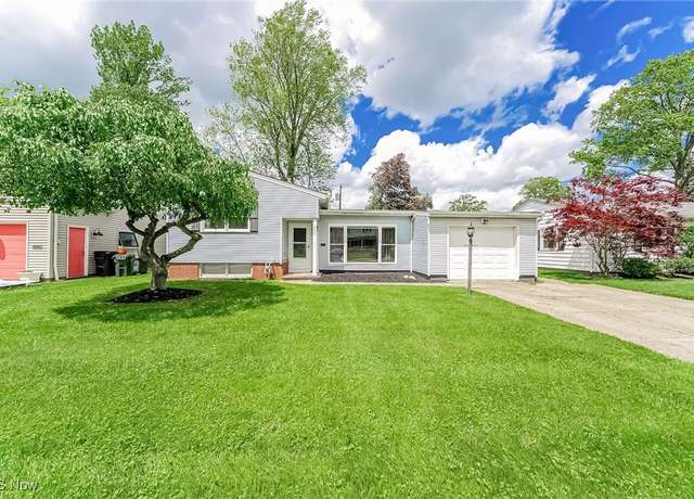 Property at 260 Colgate Ave, Elyria, OH 44035, 3 beds, 1.5 baths