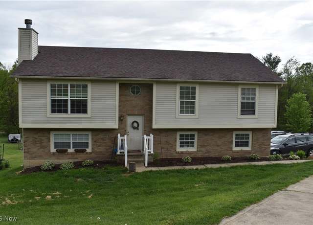 Property at 6710 Layman Dr, Nashport, OH 43830, 3 beds, 2.5 baths