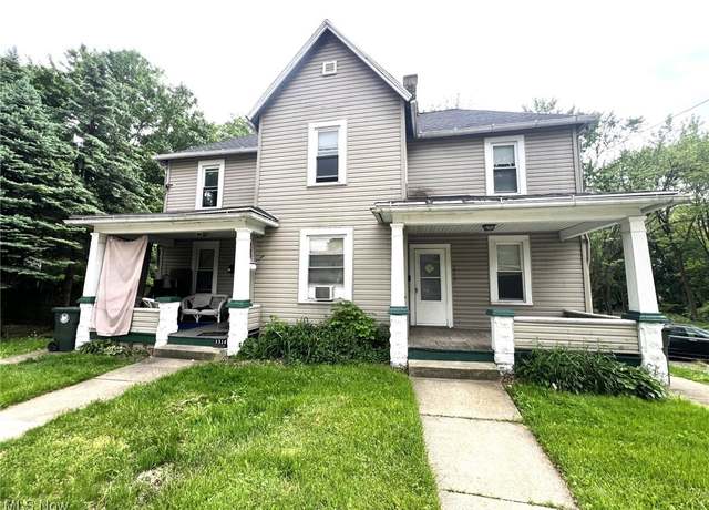 Property at 1312 12th St NE, Canton, OH 44705, 4 beds, 4 baths