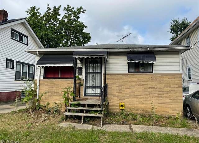 Property at 3684 E 144th St, Cleveland, OH 44120, 3 beds, 1.5 baths