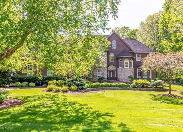 Property at 260 Grey Fox Run, Bentleyville, OH 44022, 4 beds, 5 baths