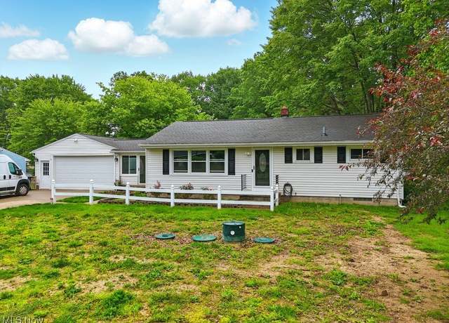 Property at 1795 Far View Rd, Green, OH 44312, 3 beds, 1 bath