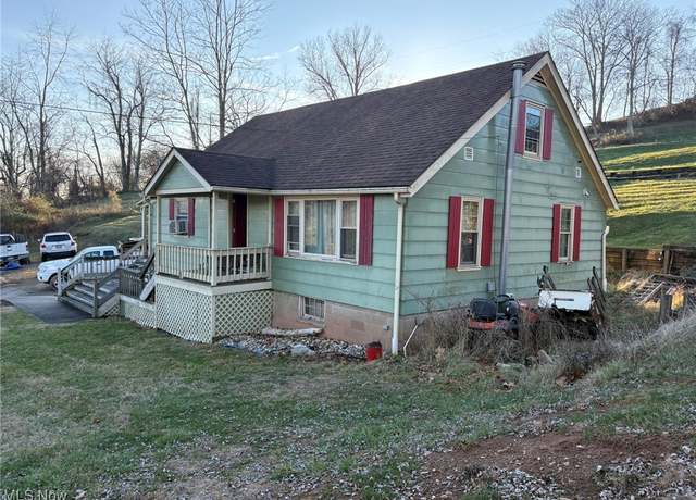 Property at 131 Cullen Rd, Marietta, OH 45750, 2 beds, 2 baths