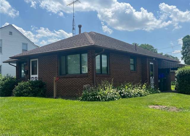 Property at 363 Linwood Ave NW, Canton, OH 44708, 2 beds, 1.5 baths