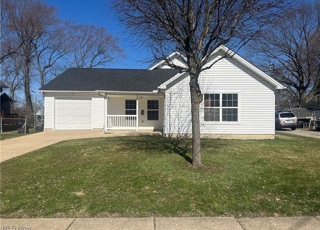 Property at 713 W 39th St, Ashtabula, OH 44004, 3 beds, 1.5 baths