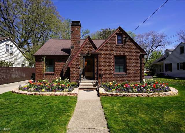 Property at 417 S Freedom St, Ravenna, OH 44266, 3 beds, 2 baths