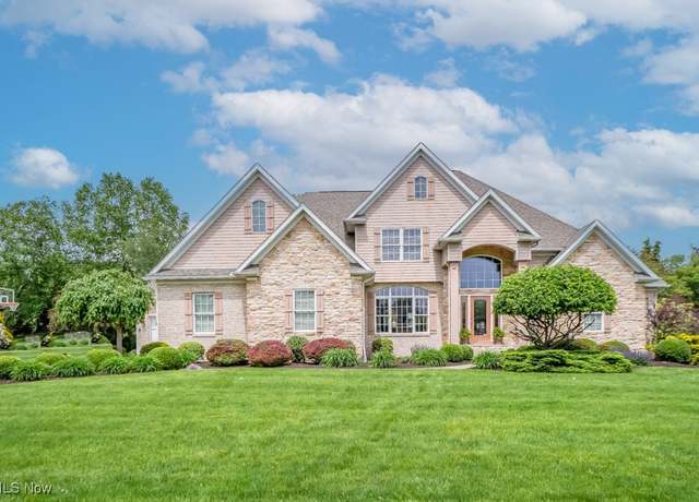 Property at 2341 Carrington St NW, North Canton, OH 44720, 5 beds, 4.5 baths