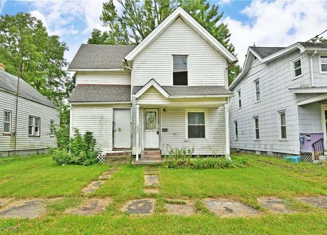 Property at 235 Forest St NW, Warren, OH 44483, 3 beds, 2 baths