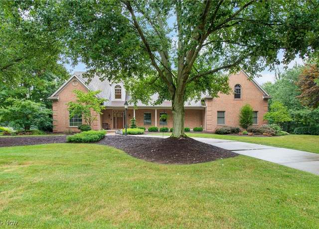 Property at 5679 Carters Grove Cir NW, Massillon, OH 44646, 4 beds, 4 baths