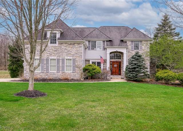 Property at 430 W Homestead Dr, Aurora, OH 44202, 4 beds, 3.5 baths
