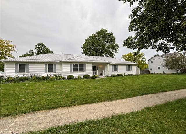 Property at 603 Meadow Ln, Wellington, OH 44090, 3 beds, 2.5 baths
