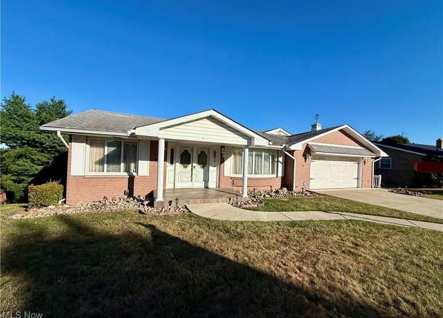 Property at 521 Braybarton Blvd, Steubenville, OH 43952, 3 beds, 2.5 baths