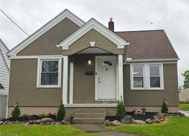 Property at 429 N Osborn Ave, Youngstown, OH 44509, 3 beds, 2 baths