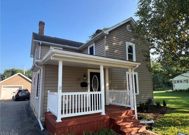 Property at 232 7th St NE, New Philadelphia, OH 44663, 3 beds, 1 bath