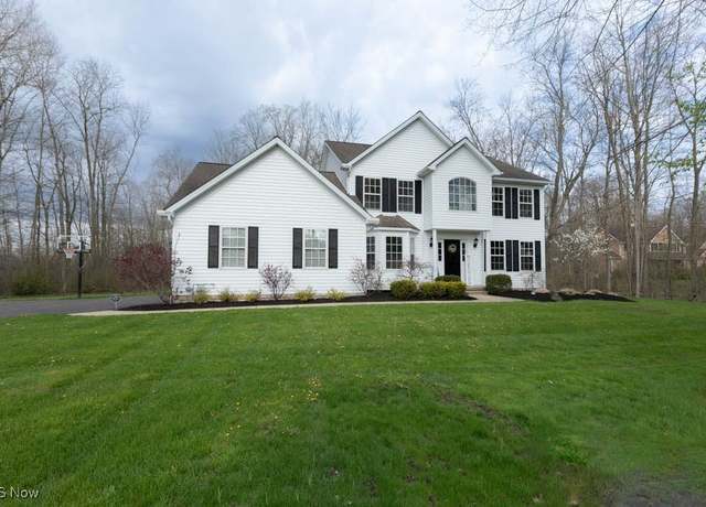 Property at 16710 Auburn Springs Dr, Chagrin Falls, OH 44023, 4 beds, 2.5 baths