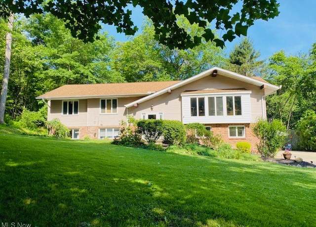 Property at 2288 River Rd, Willoughby Hills, OH 44094, 4 beds, 3 baths