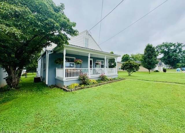 Property at 500 Elm St, Belpre, OH 45714, 4 beds, 1 bath
