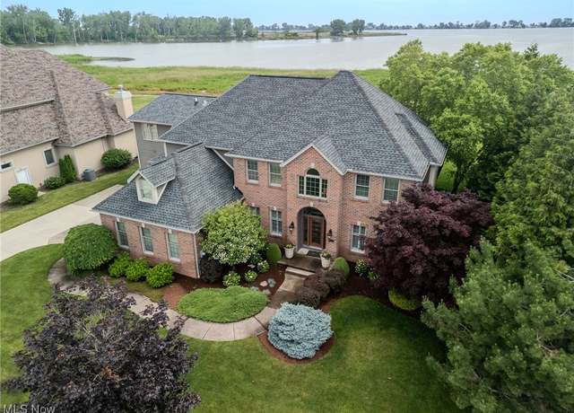 Property at 854 Crosstree Ln, Sandusky, OH 44870, 5 beds, 4.5 baths
