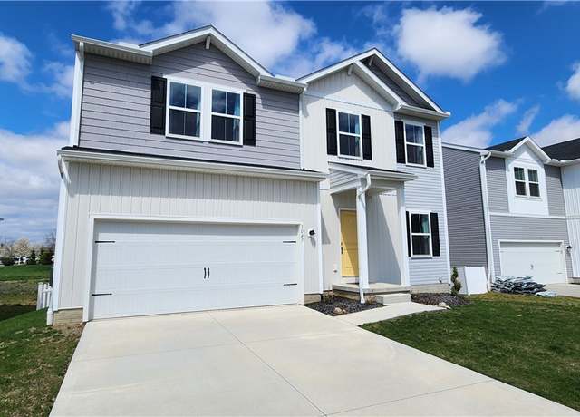 Property at 3047 Mcintosh Dr NE, Louisville, OH 44641, 4 beds, 2.5 baths