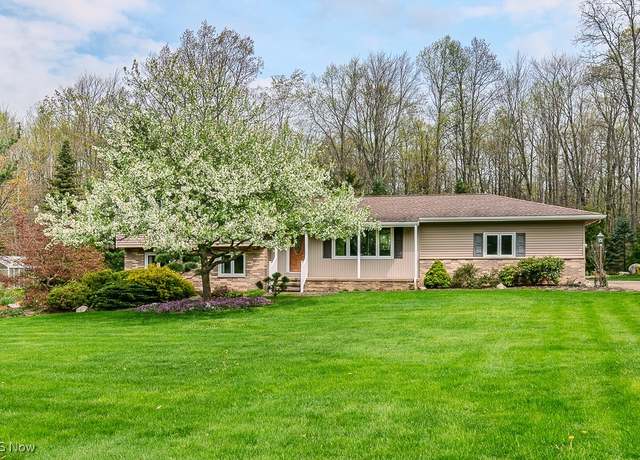 Property at 10410 Pinegate Dr, Chardon, OH 44024, 4 beds, 2 baths