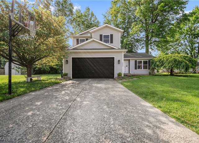 Property at 6301 Fiesta Ct, Lorain, OH 44053, 3 beds, 2.5 baths