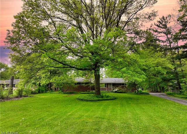 Property at 8265 Merrie Ln, Chesterland, OH 44026, 3 beds, 2 baths