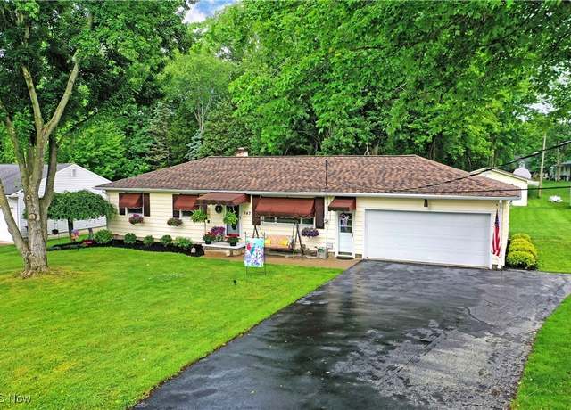 Property at 543 Towson Dr NW, Warren, OH 44483, 3 beds, 2 baths
