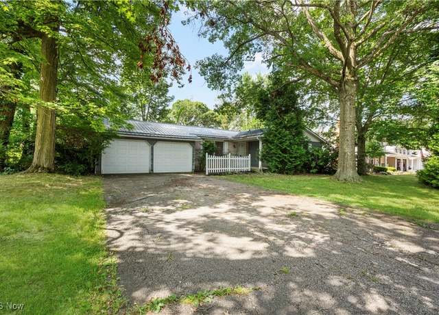 Property at 1238 Goldfinch Trl, Stow, OH 44224, 3 beds, 2 baths