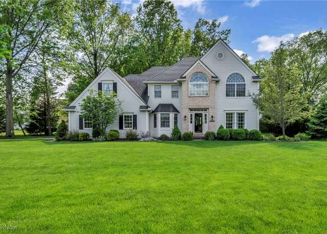 Property at 32097 Teasel Ct, Avon Lake, OH 44012, 4 beds, 2.5 baths