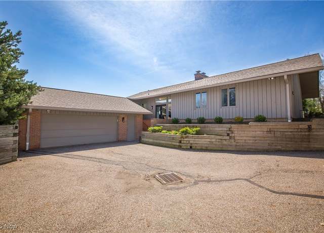 Property at 681-25 Claridge Ln, Aurora, OH 44202, 3 beds, 2.5 baths