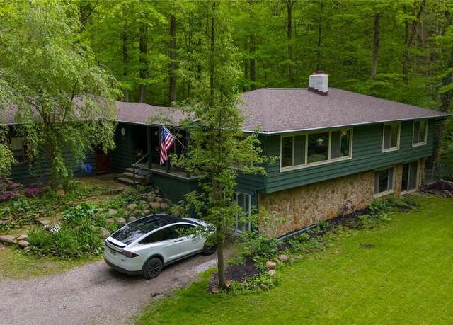 Property at 7058 Cascade Rd, Concord, OH 44077, 4 beds, 2 baths