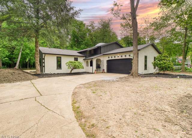 Property at 1429 Vermilion Rd, Vermilion, OH 44089, 4 beds, 2 baths