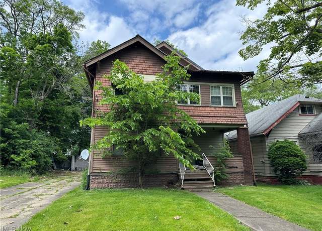 Property at 656 Saint Louis Ave, Youngstown, OH 44511, 6 beds, 2 baths
