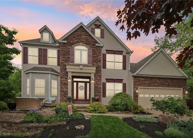 Property at 5825 Glen Eagles Dr, Medina, OH 44256, 4 beds, 3.5 baths