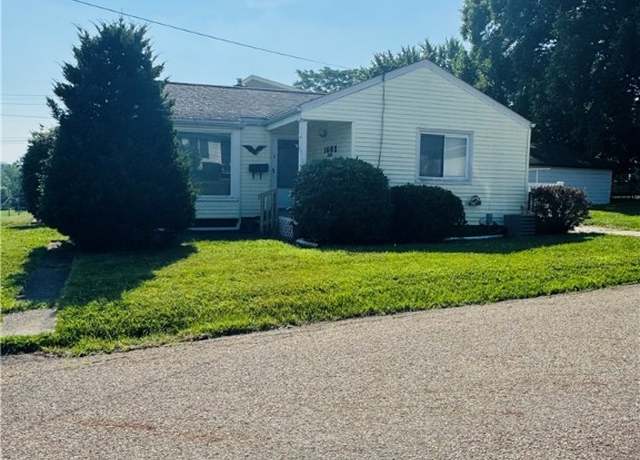 Property at 1602 Colonial Blvd NE, Canton, OH 44714, 3 beds, 1 bath