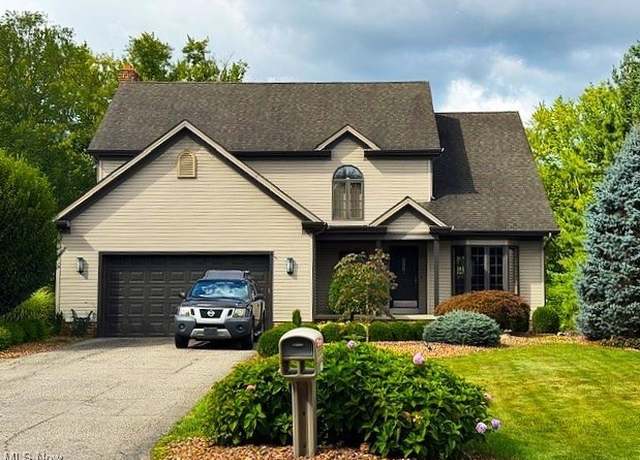 Property at 3425 Hummingbird Hill Dr, Poland, OH 44514, 4 beds, 3.5 baths
