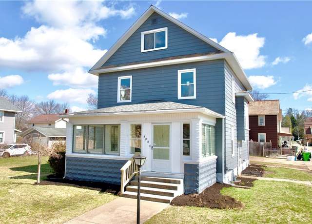 Property at 1221 Dover Ave, Dover, OH 44622, 5 beds, 1.5 baths