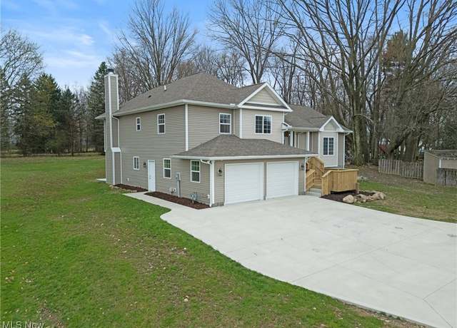 Property at 1034 Newton St, Tallmadge, OH 44278, 4 beds, 3 baths