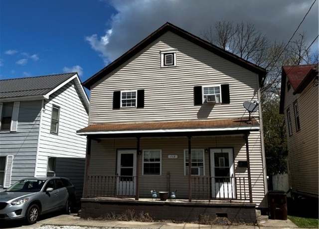 Property at 112 Porter St, Marietta, OH 45750, 4 beds, 1.5 baths