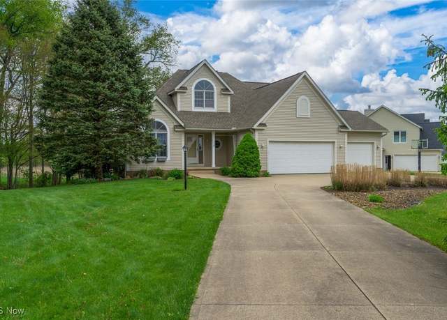 Property at 2943 Crown Pointe Dr, Stow, OH 44224, 4 beds, 2.5 baths