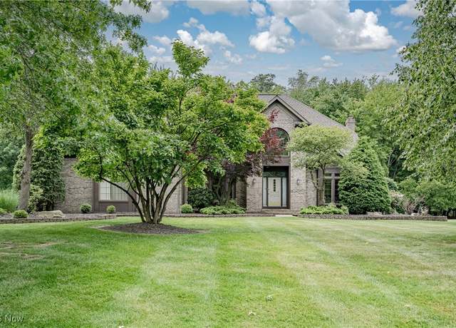 Property at 2950 Lamplight Ln, Willoughby Hills, OH 44094, 4 beds, 4 baths