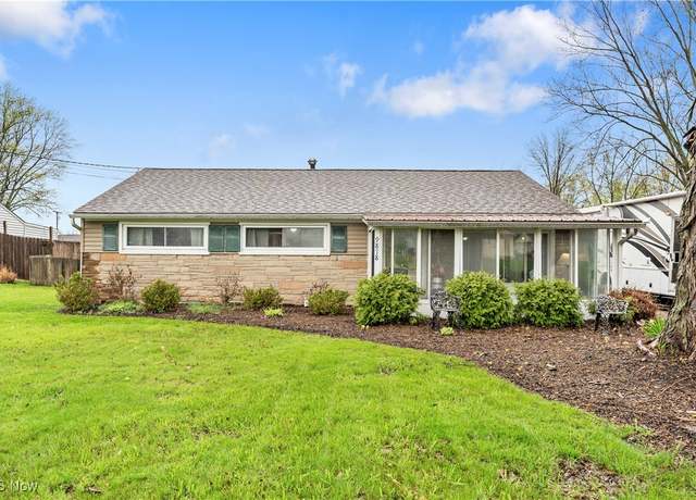 Property at 9878 Ridgewood Dr, Twinsburg, OH 44087, 3 beds, 1 bath