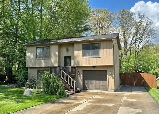 Property at 3177 Weber Dr, Norton, OH 44203, 3 beds, 1.5 baths