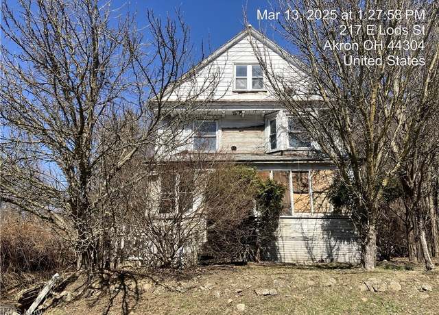 Property at 221 E Lods St, Akron, OH 44304, 5 beds, 3 baths